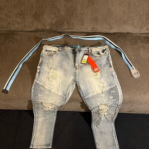 Light Blue Distressed Jeans with Belt